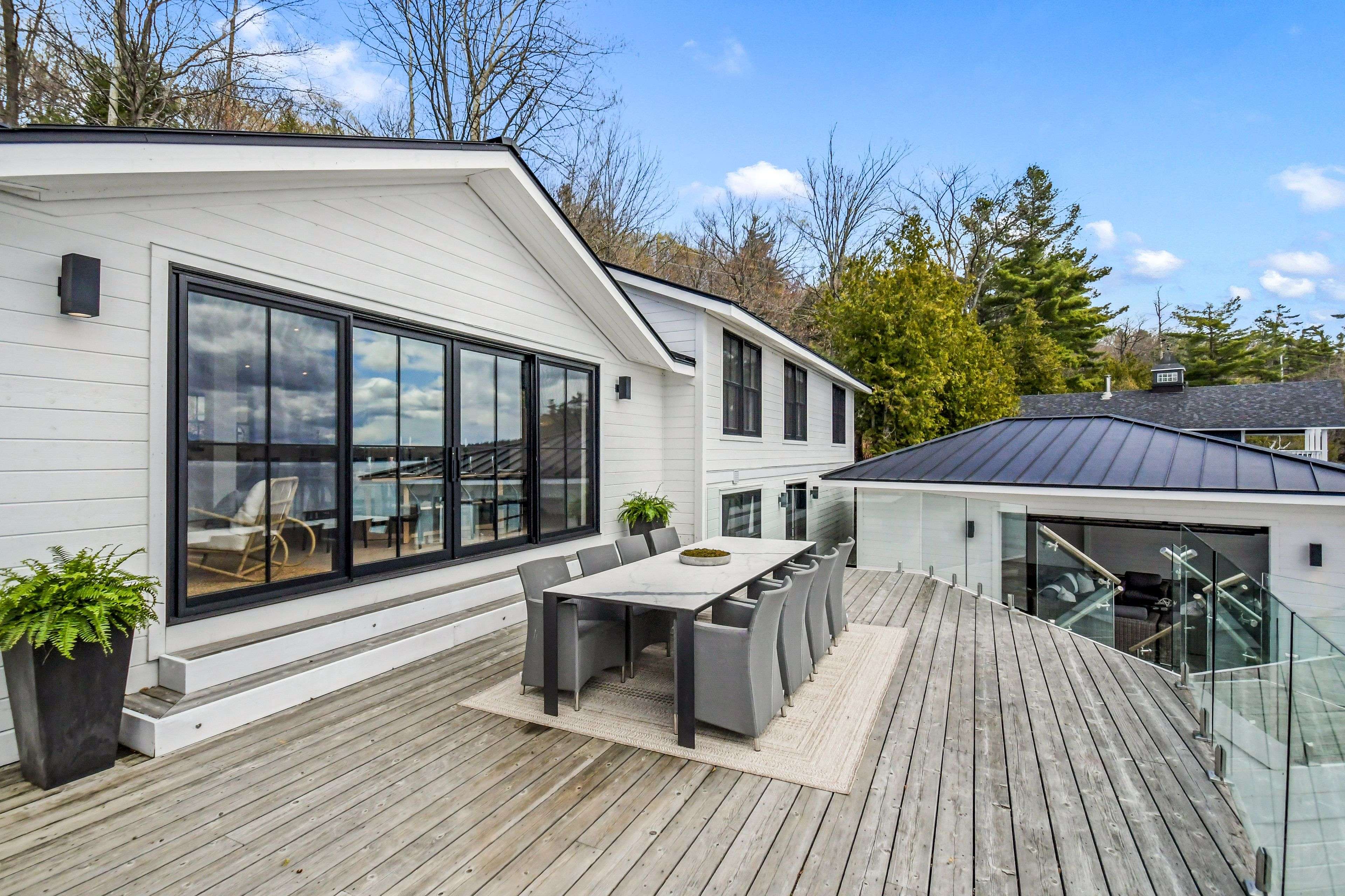 1377 Peninsula RD, Muskoka Lakes, ON P0B 1J0