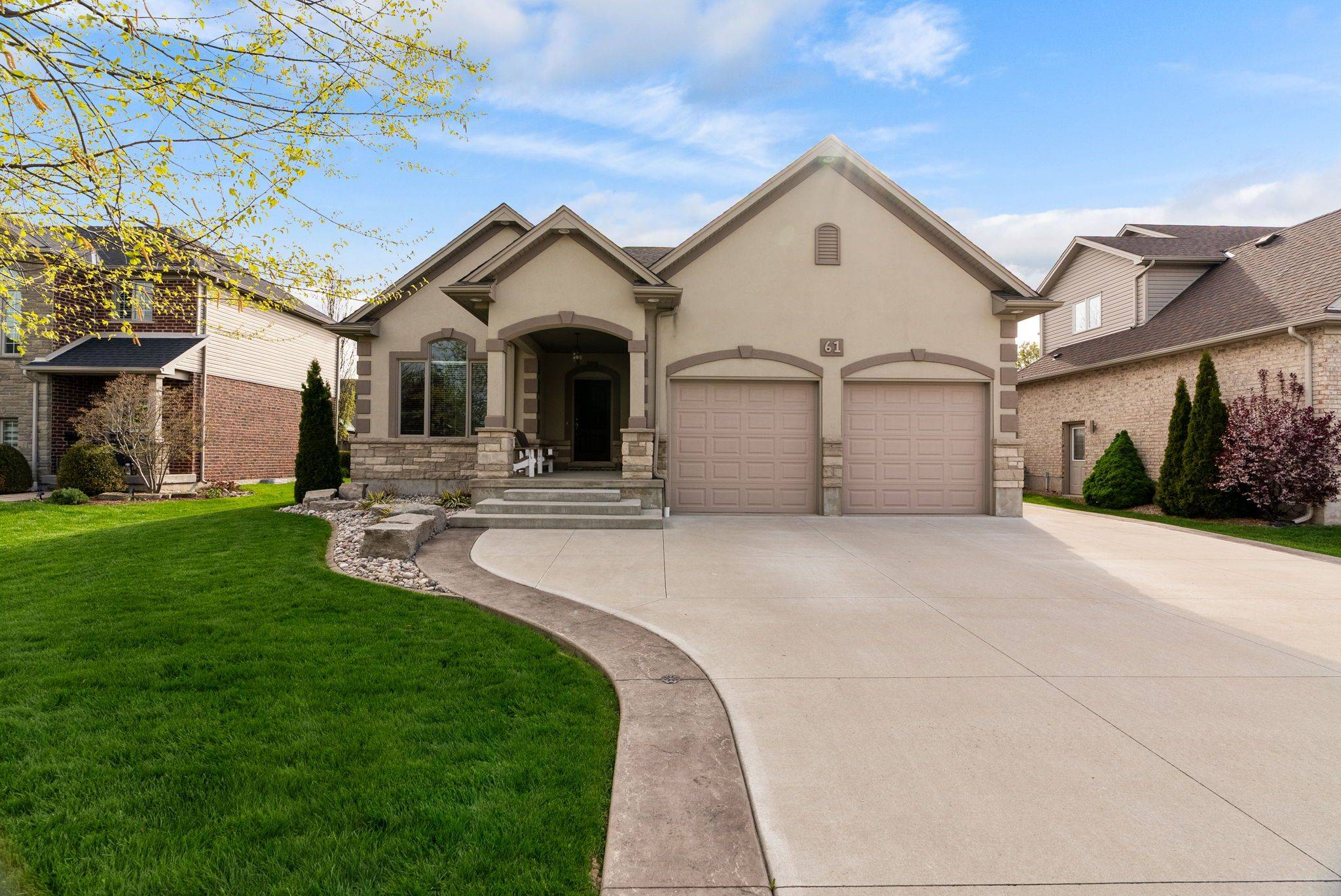 61 Willowridge RD, Middlesex Centre, ON N0M 2A0