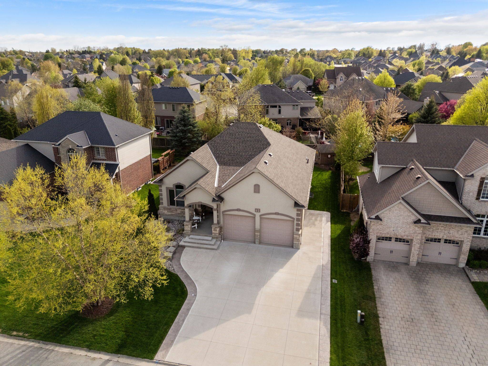 61 Willowridge RD, Middlesex Centre, ON N0M 2A0