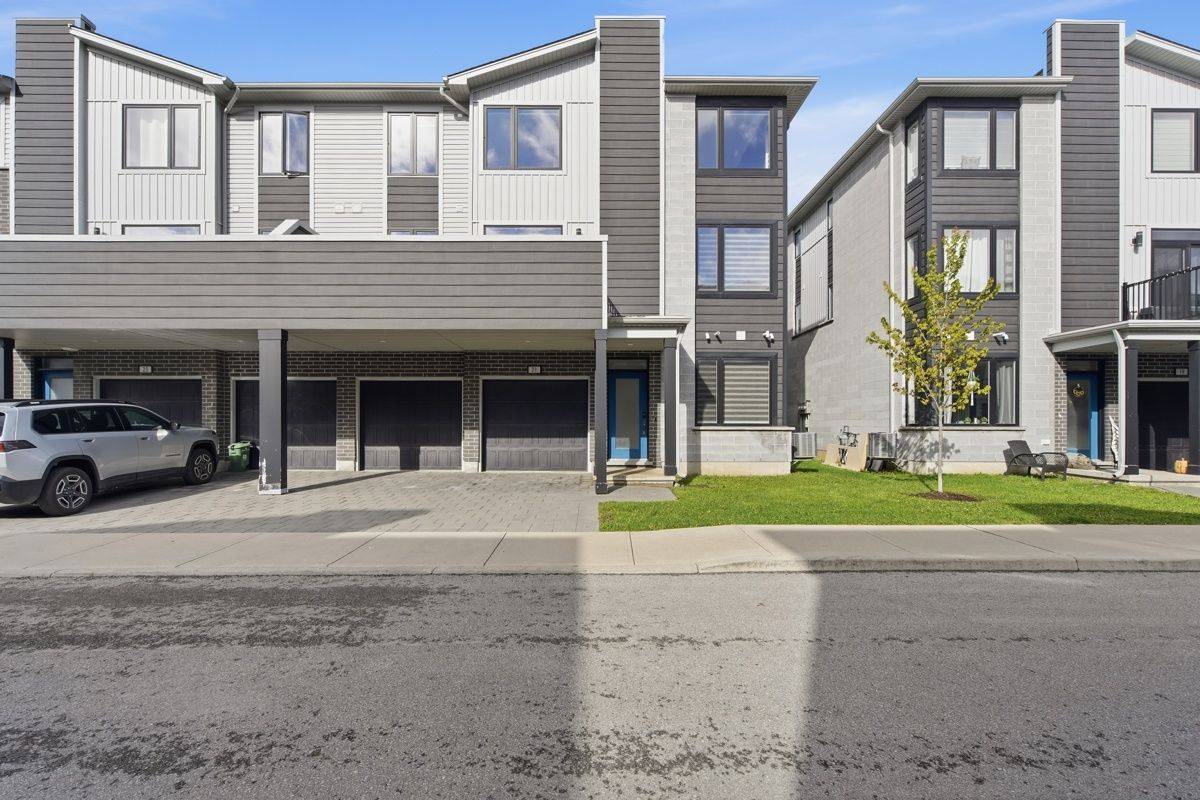 177 Edgevalley RD #21, London East, ON N5V 0C5