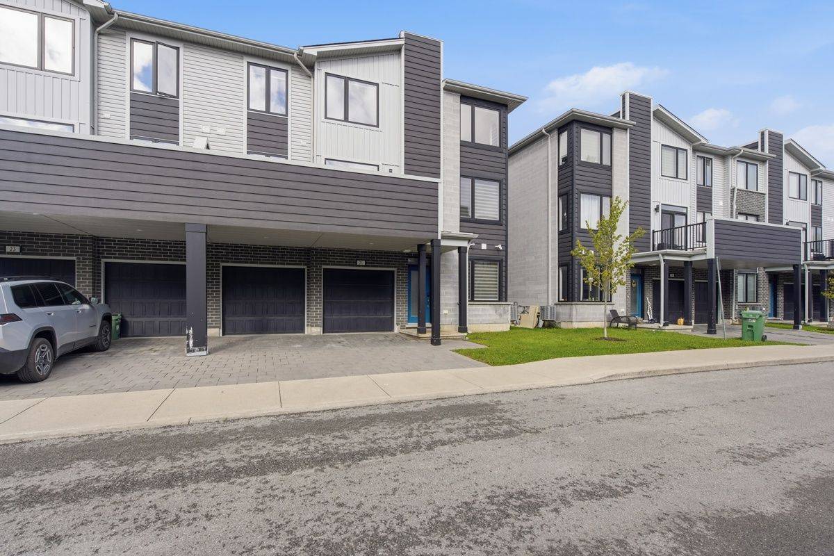 177 Edgevalley RD #21, London East, ON N5V 0C5