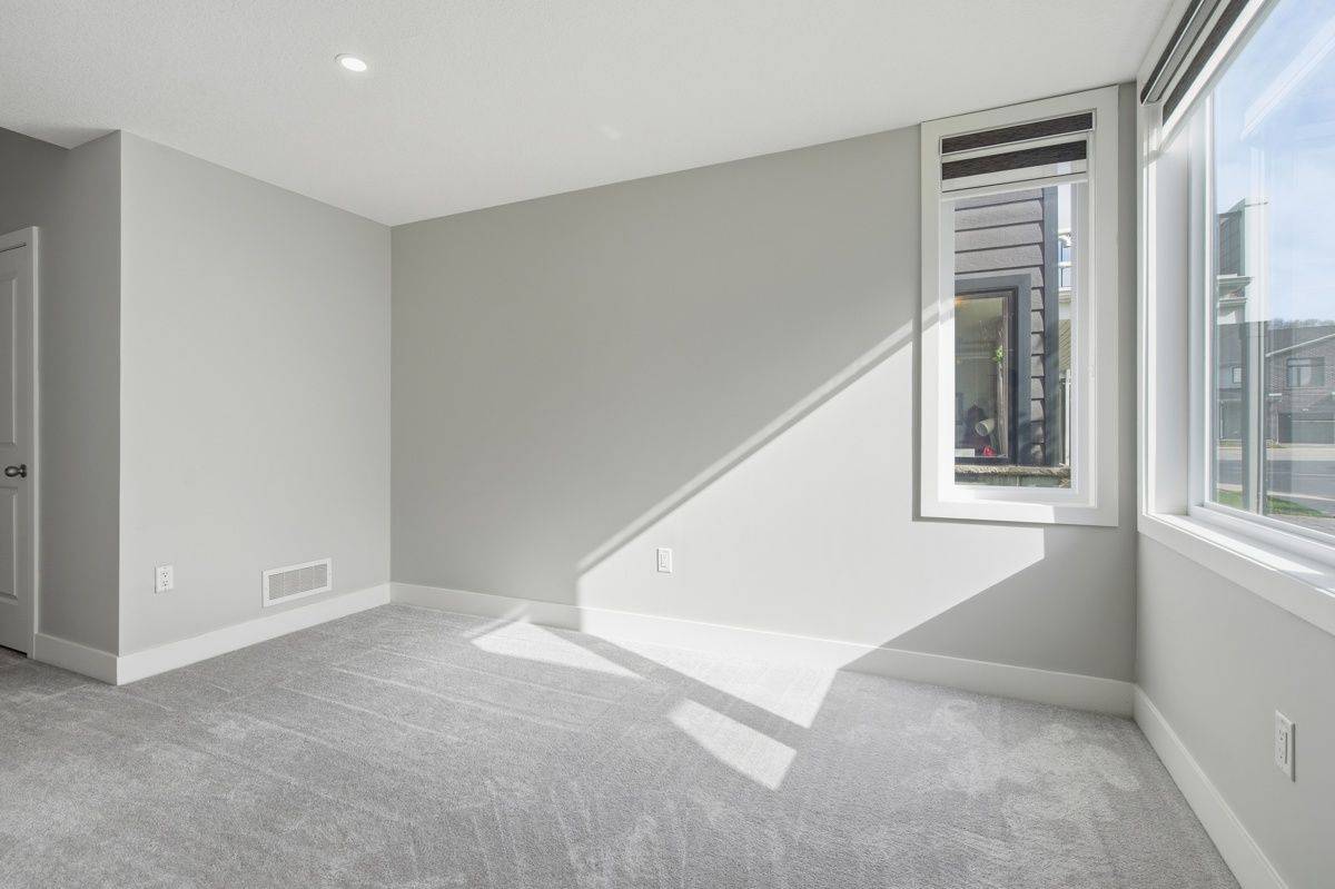 177 Edgevalley RD #21, London East, ON N5V 0C5