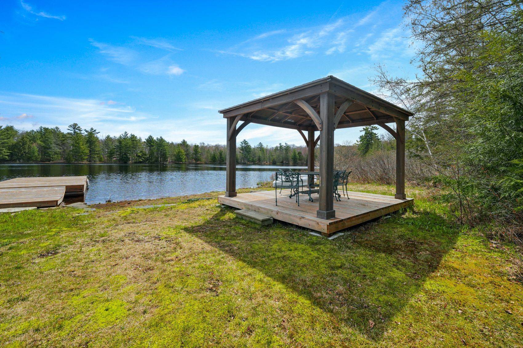 26 Mallard RD, Seguin, ON P2A 2W8