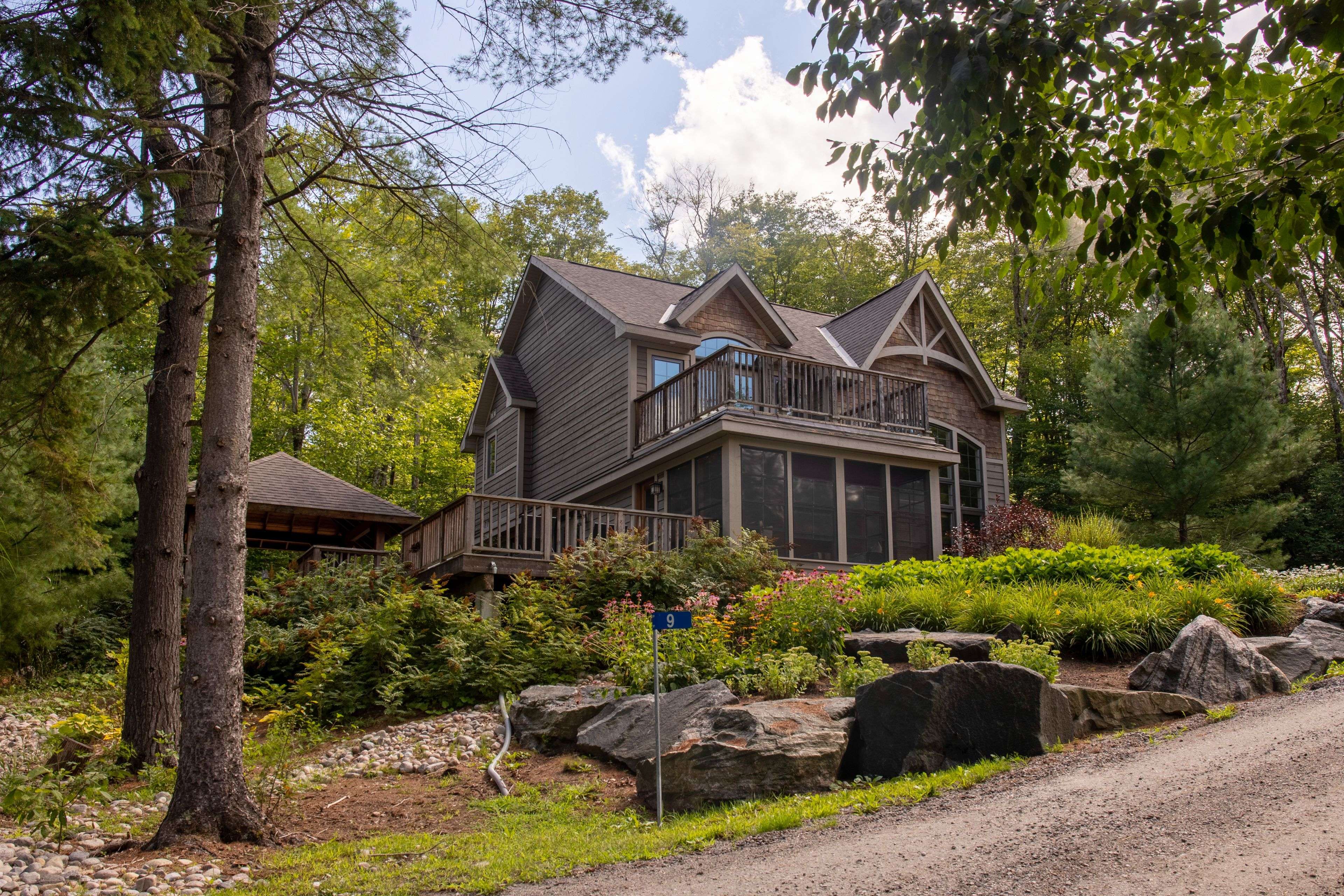 3876 Muskoka Rd 118 HWY W #Sandfield 9 W9, Muskoka Lakes, ON P0B 1J0