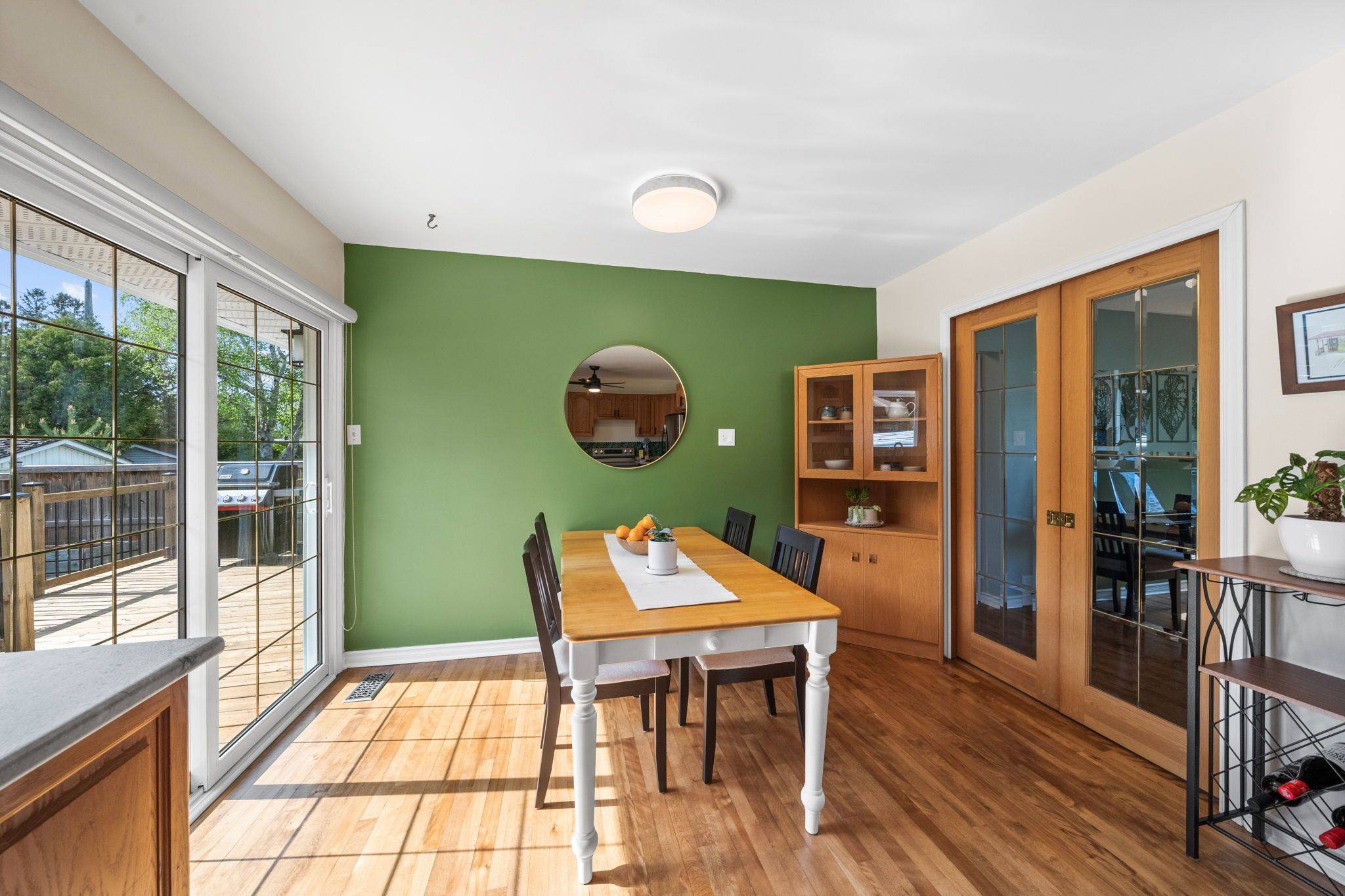 1056 Hindley ST, Britannia Heights - Queensway Terrace N And Area, ON K2B 5M1