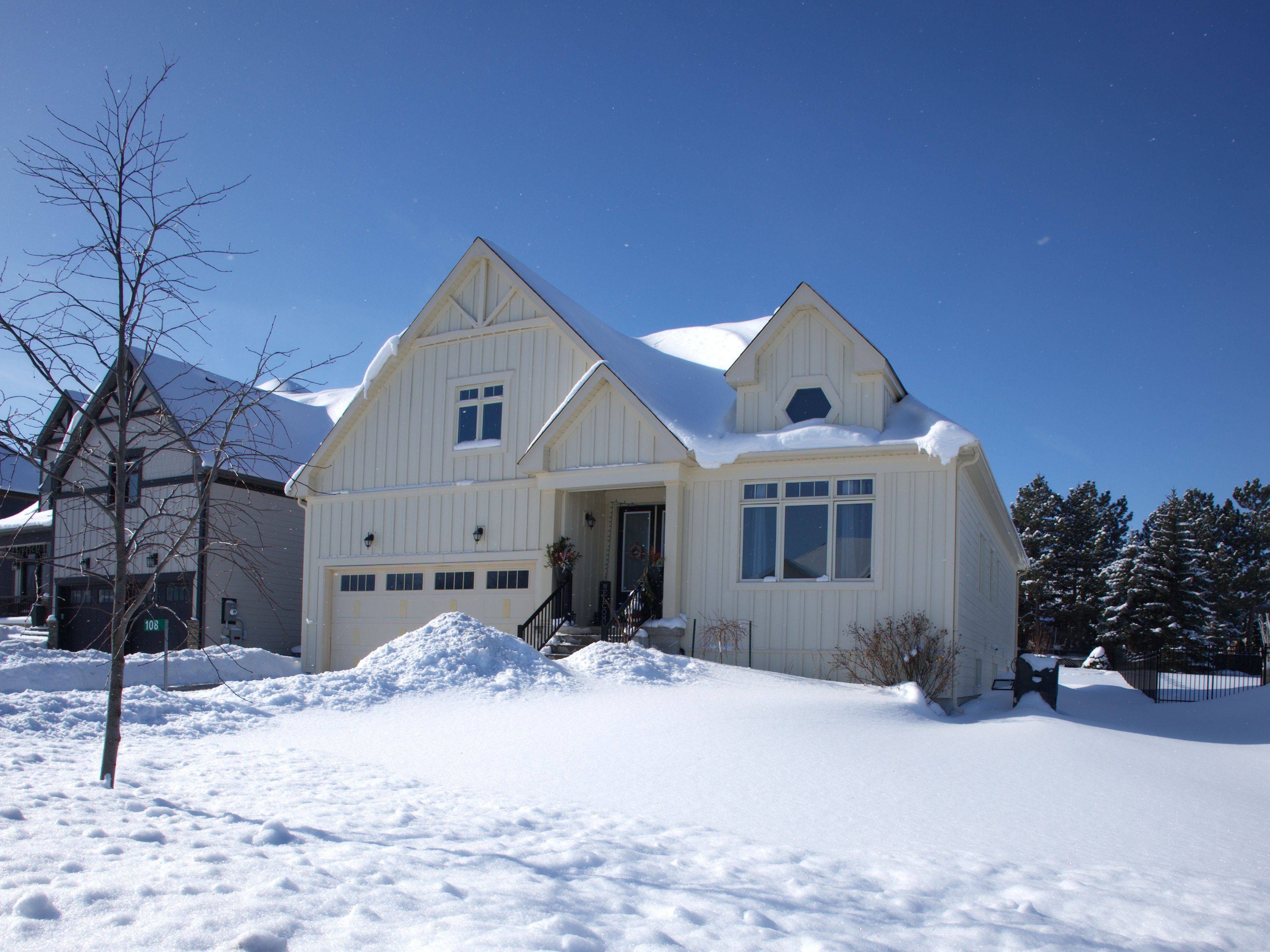 108 Creekwood CT, Blue Mountains, ON L9Y 0V1
