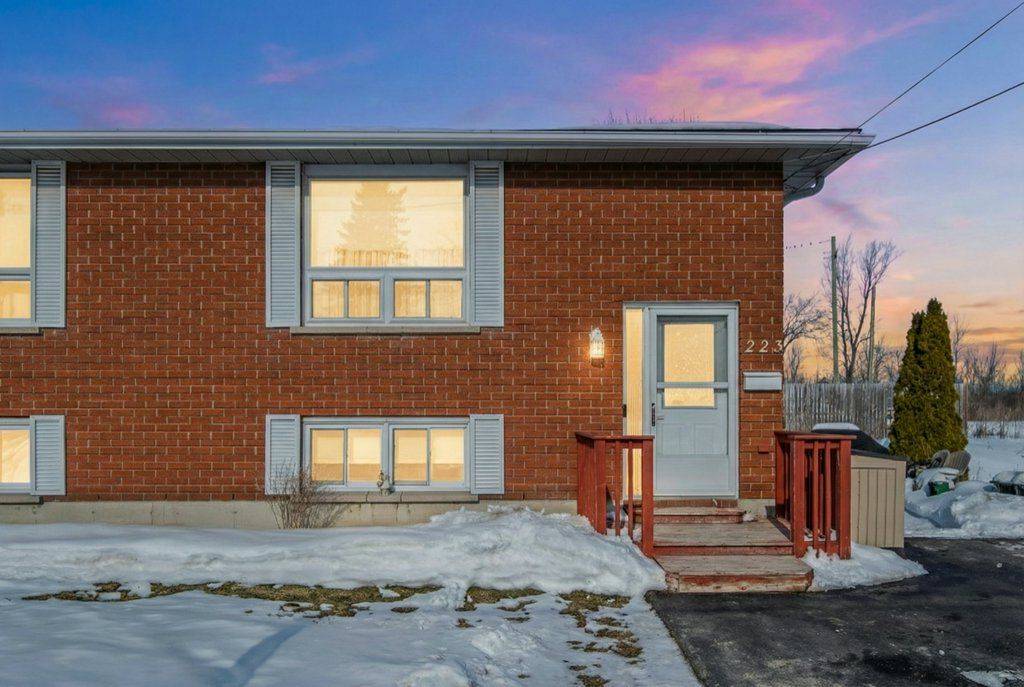 223 Newburgh RD, Greater Napanee, ON K7R 1C8