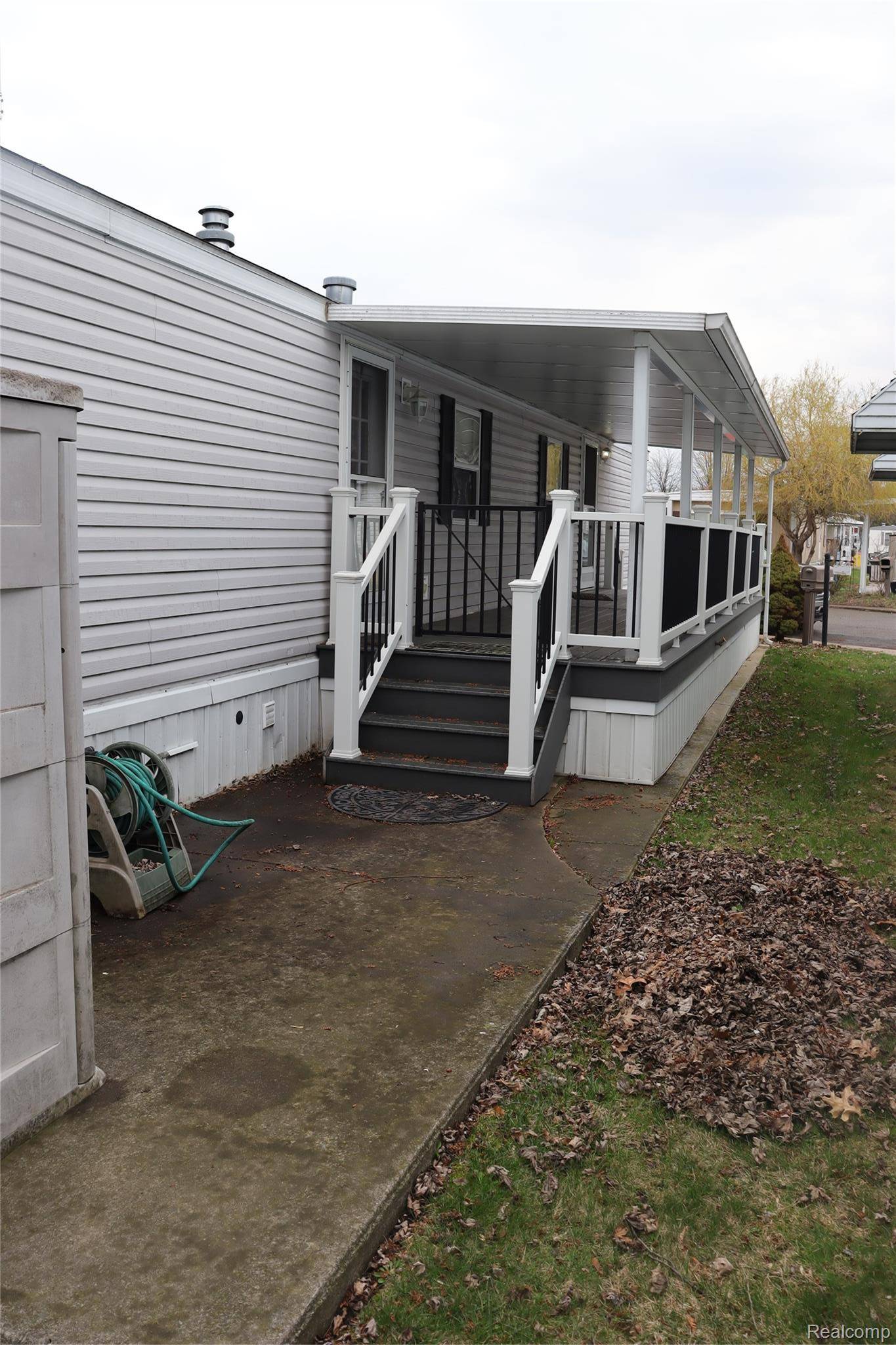 179 Terri Dr., Dearborn Heights, MI 48127