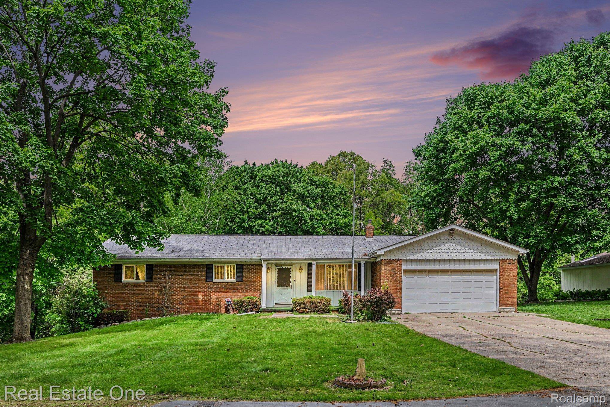 8780 Big Lake RD, Springfield Charter Township, MI 48346