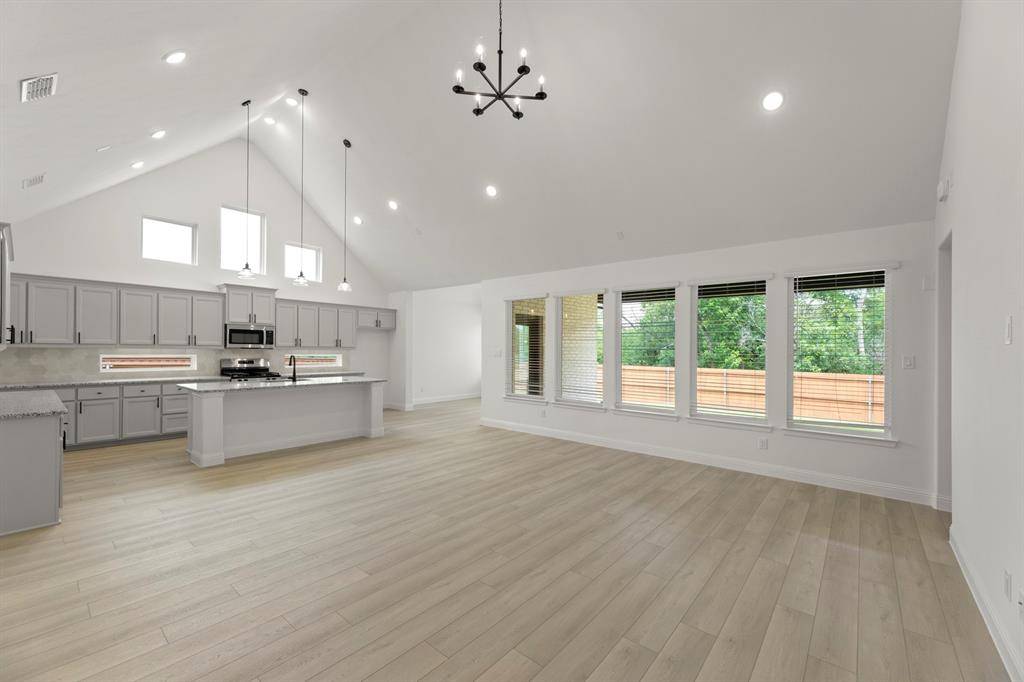 3809 Maize Avenue, Heartland, TX 75114