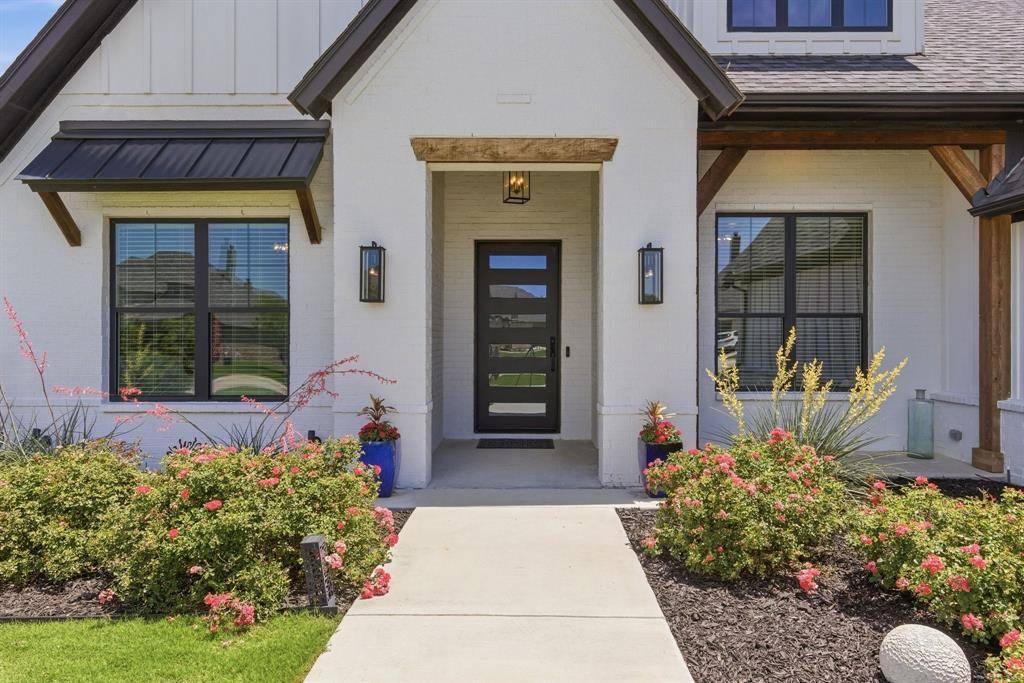 8880 Hidden Pond Street, Justin, TX 76247