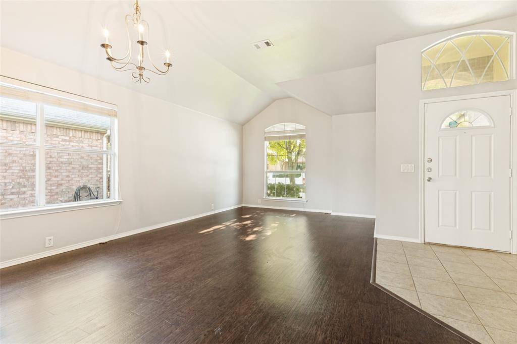 8524 Silverbell Lane, Fort Worth, TX 76140