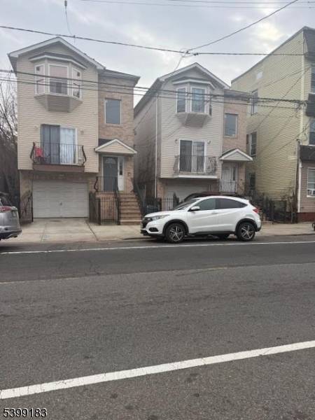 926 Bergen St, Newark City, NJ 07112