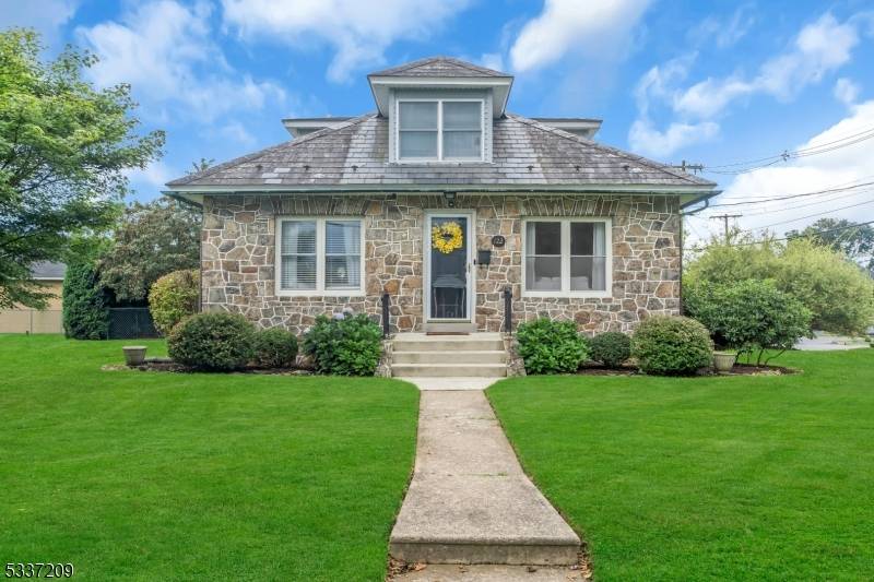 122 Aurora St, Lopatcong Twp., NJ 08865