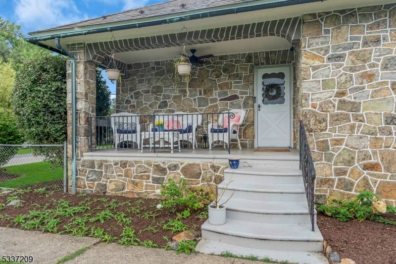 122 Aurora St, Lopatcong Twp., NJ 08865