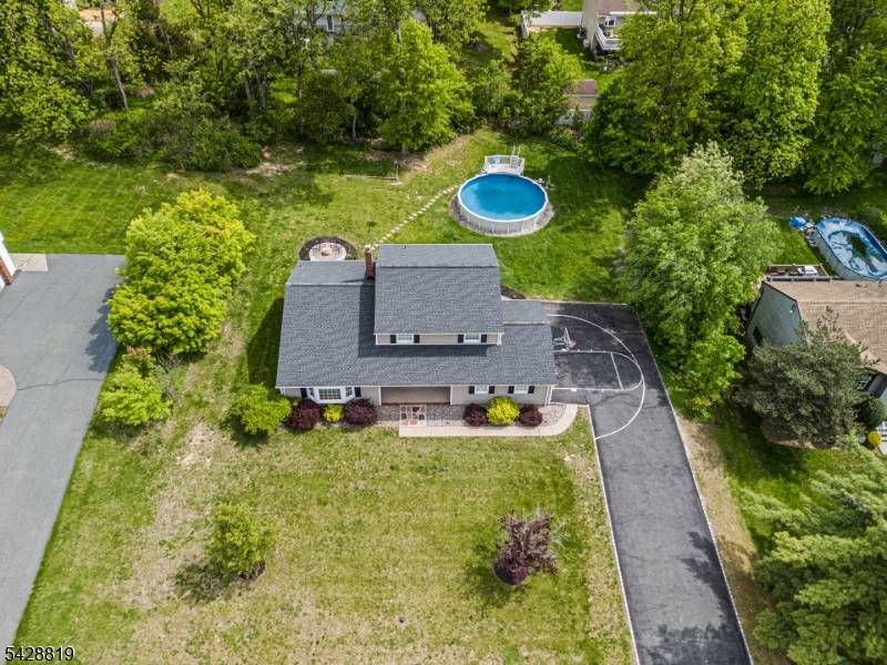 11 Manchester Dr, Hanover Twp., NJ 07981