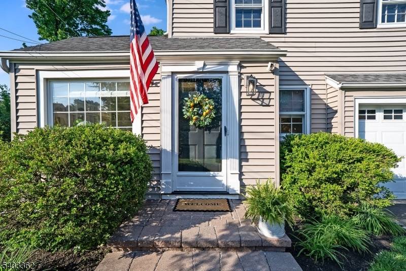 21 Doris Pkwy, Westfield Town, NJ 07090