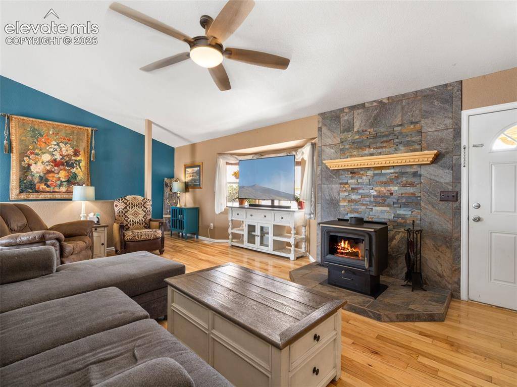 675 E McClave DR, Pueblo, CO 81007