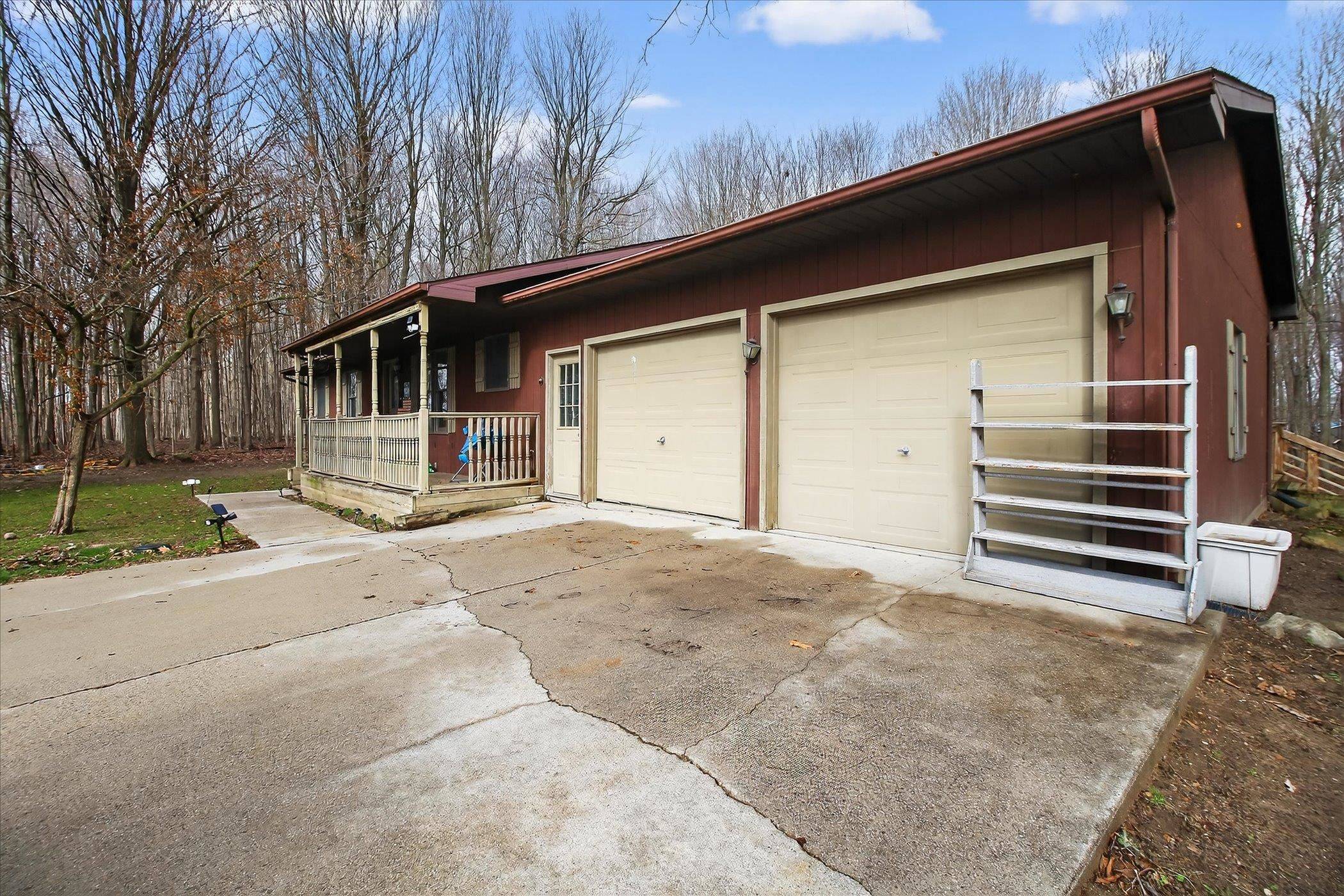 5383 N Rich RD, Sumner Twp, MI 48801