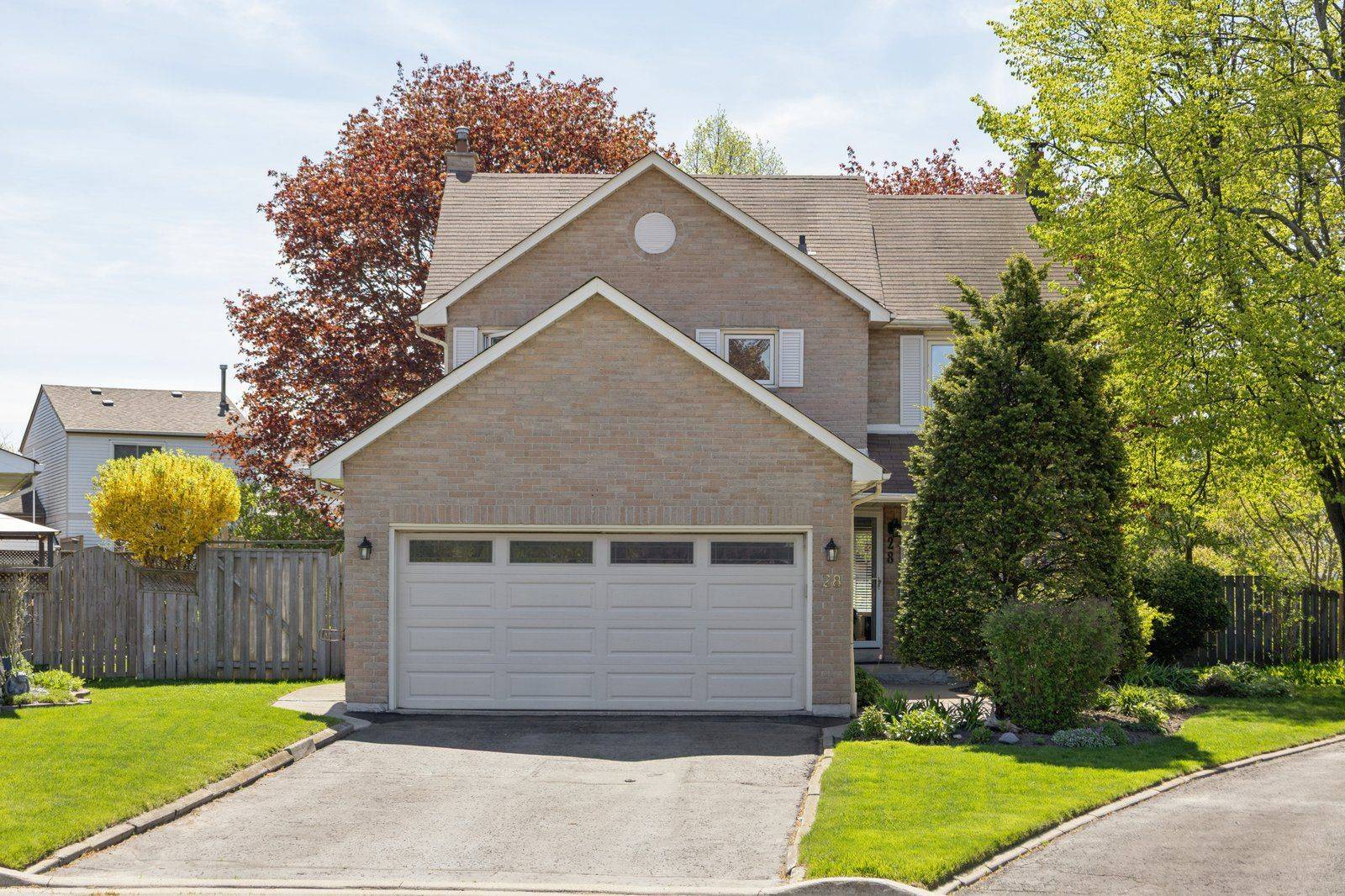 28 Empson CT, Ajax, ON L1S 3Y3
