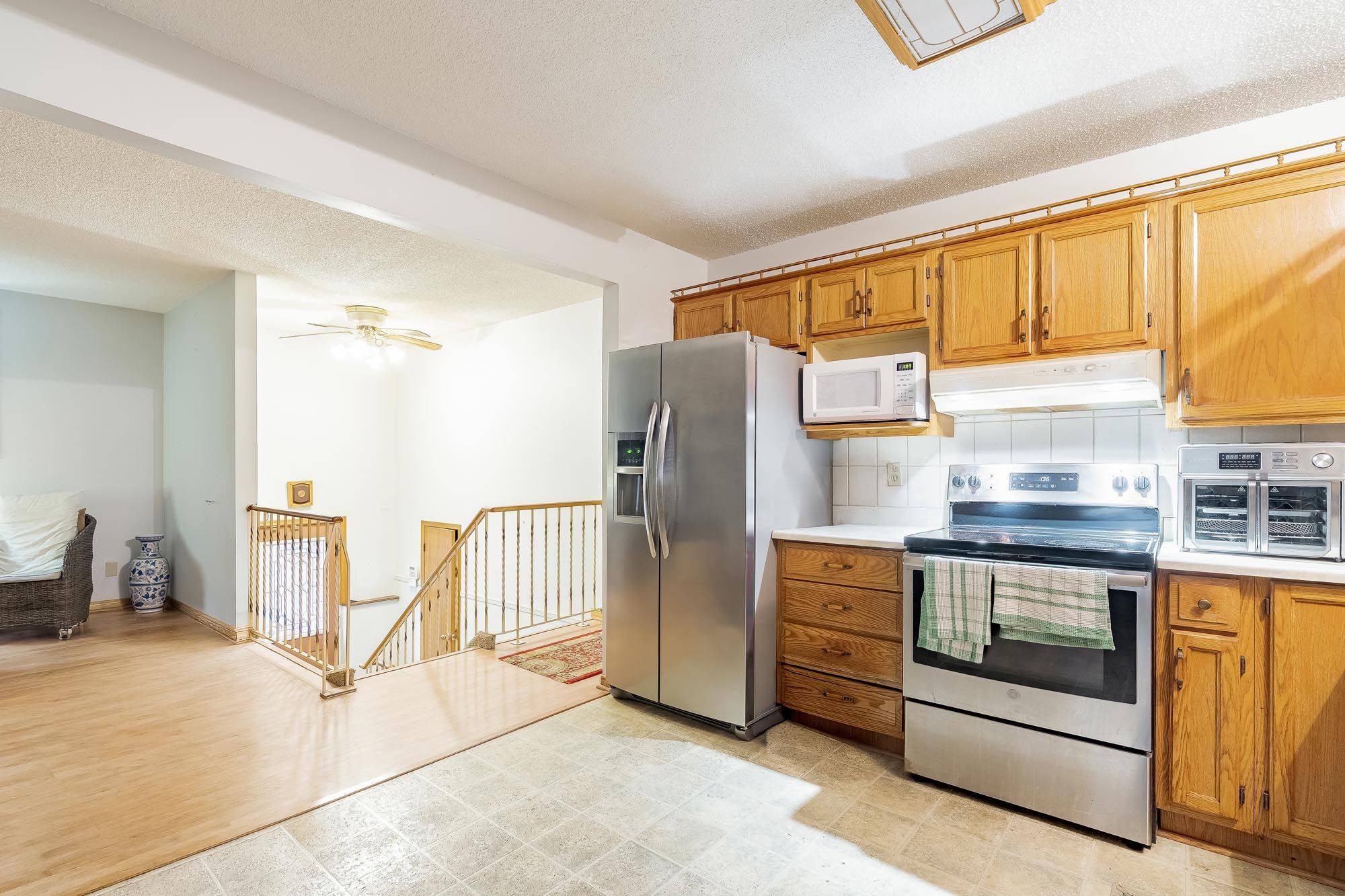 466 Trillium ST, Tay, ON L0K 2A0