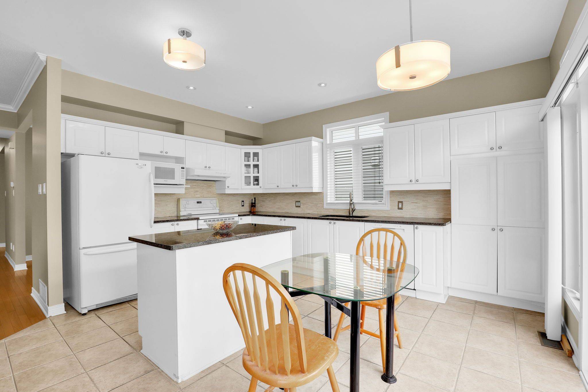 82 Upney DR, Barrhaven, ON K2J 5G6