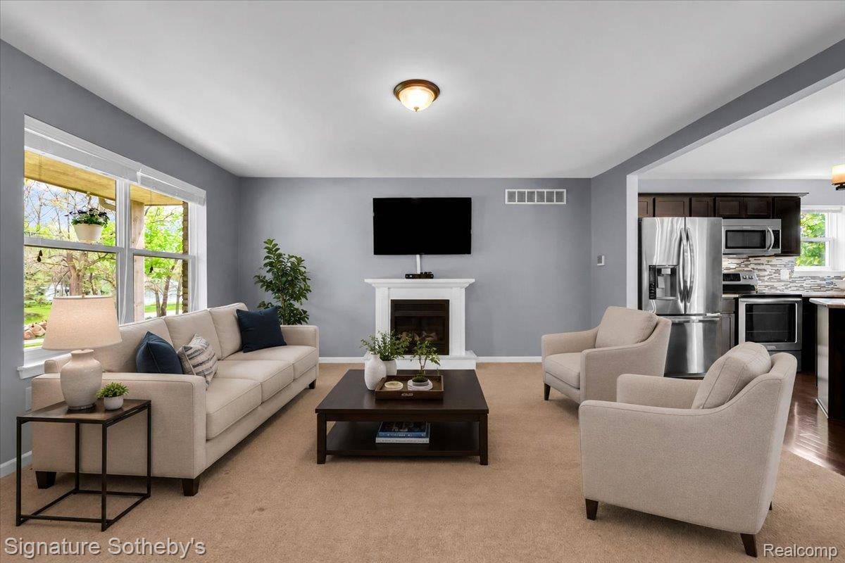 24219 Martindale RD, South Lyon, MI 48178