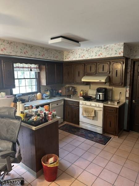 7 Bedford Ct, Clinton Twp., NJ 08801