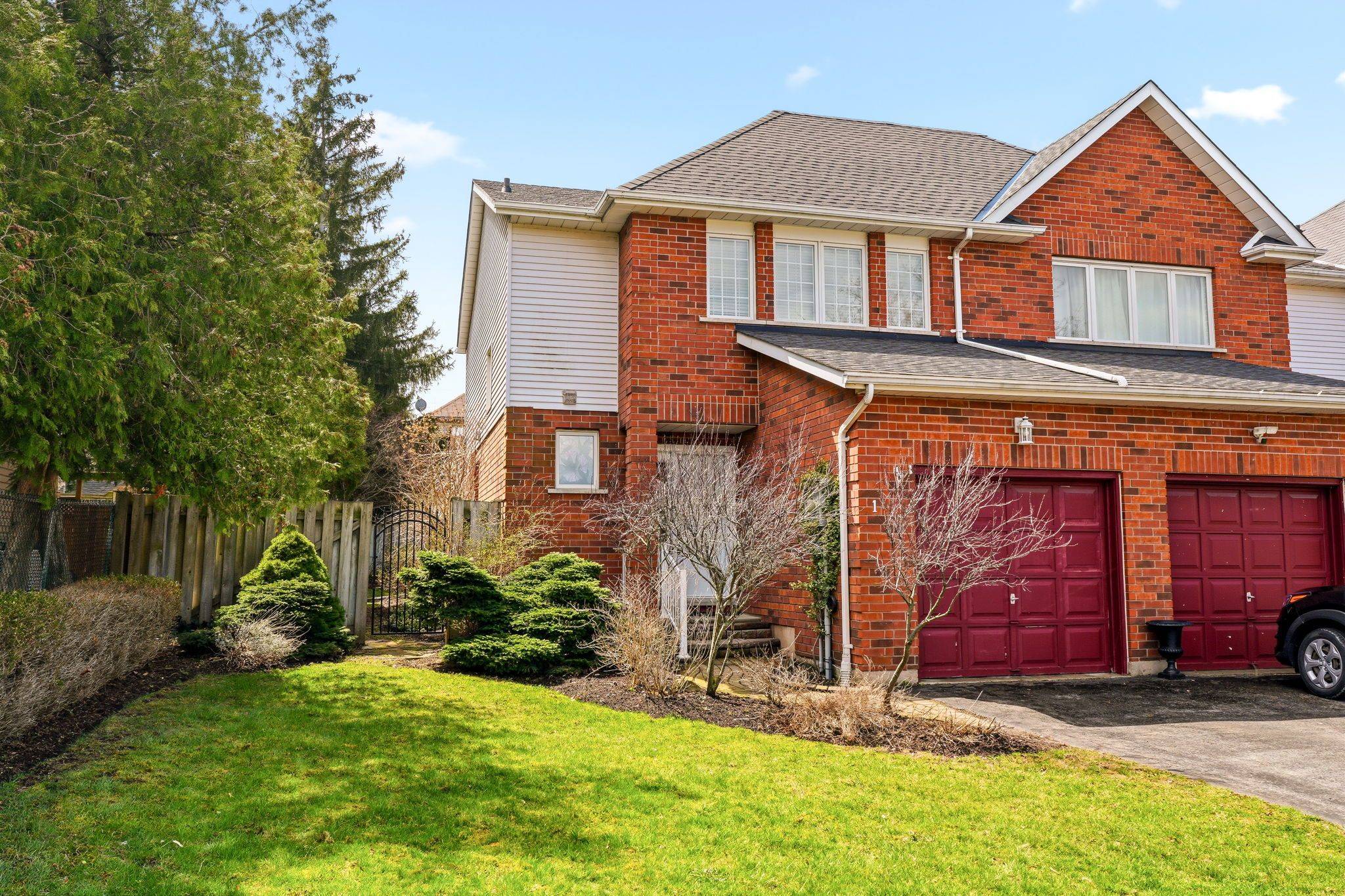 1 Tomahawk DR, Grimsby, ON L3M 5G4