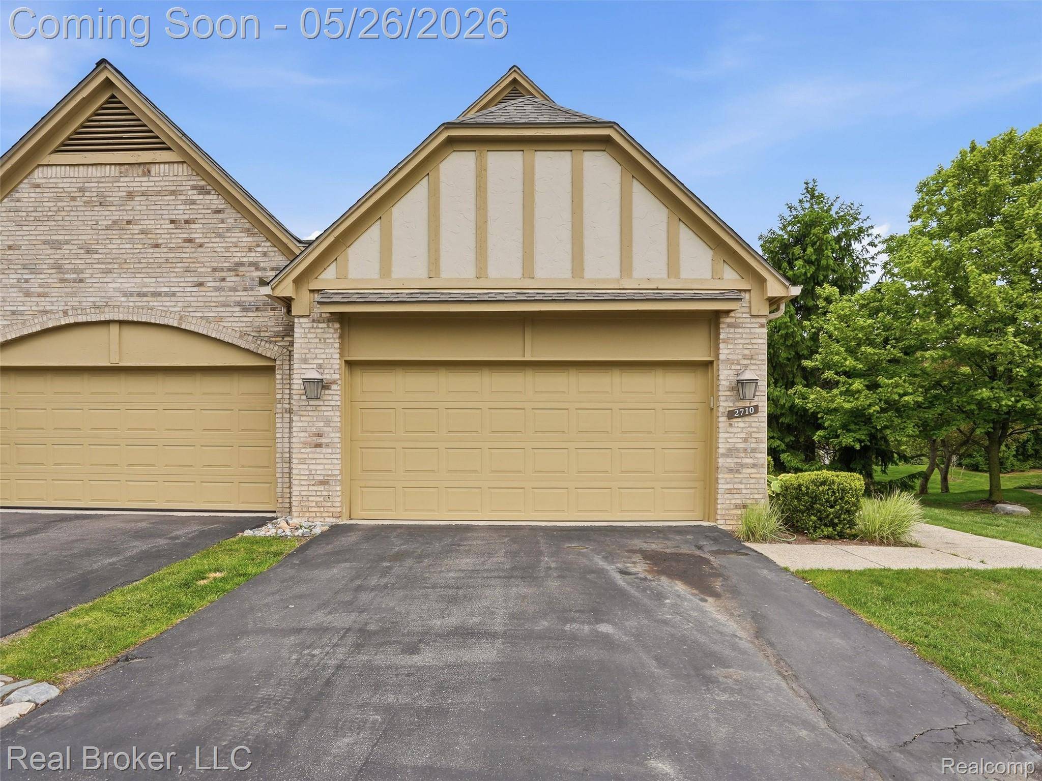 2710 Maitland DR, Ann Arbor, MI 48105