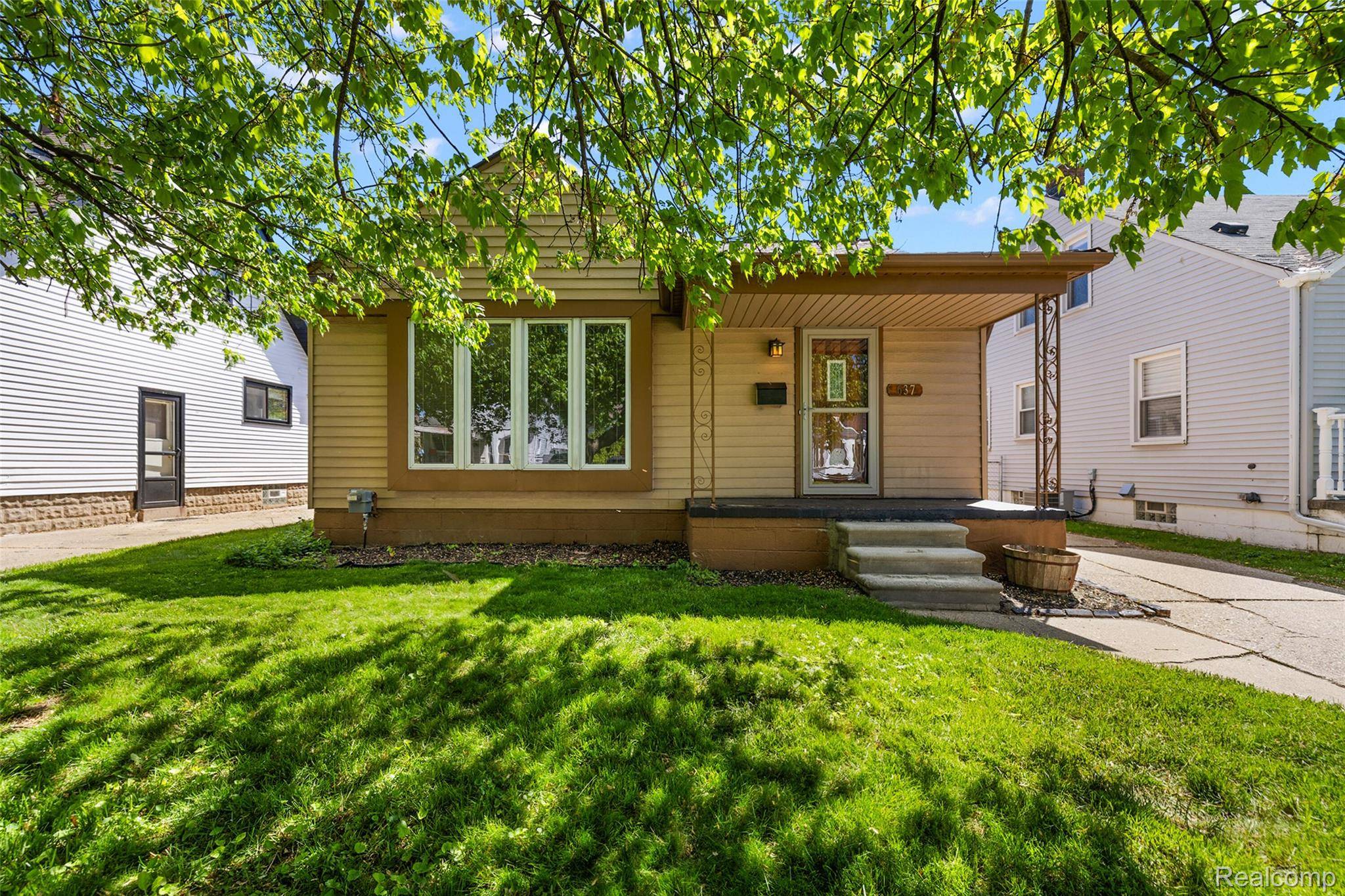 637 S Edgeworth AVE, Royal Oak, MI 48067