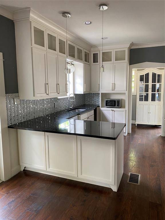 1511 S Adams Street, Fort Worth, TX 76104