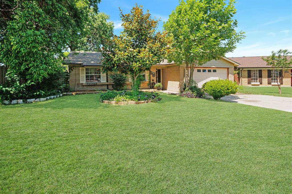 509 E Phillip Court, Grand Prairie, TX 75051