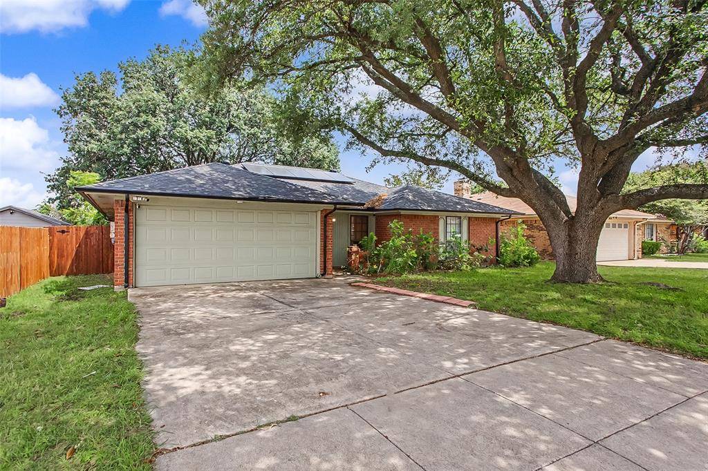 2820 Whitehurst Drive, Fort Worth, TX 76133