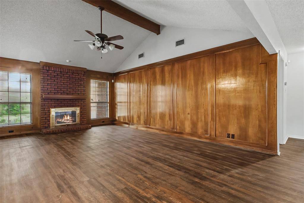 2820 Whitehurst Drive, Fort Worth, TX 76133