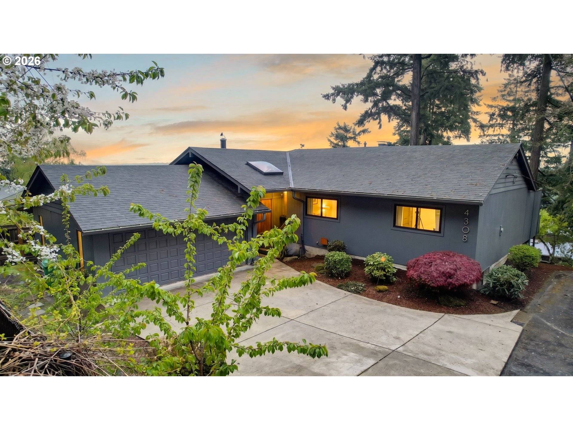 4308 SW CHESAPEAK AVE, Portland, OR 97239