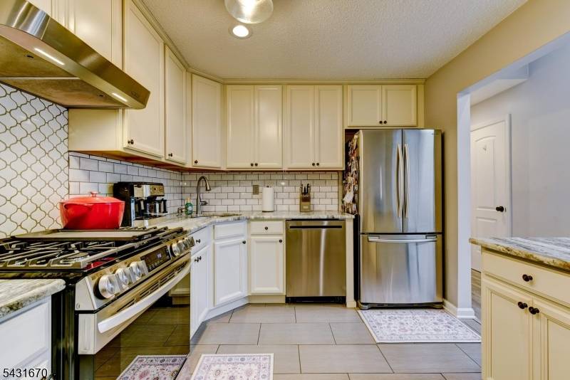 121 Woodward Lane, Bernards Twp., NJ 07920