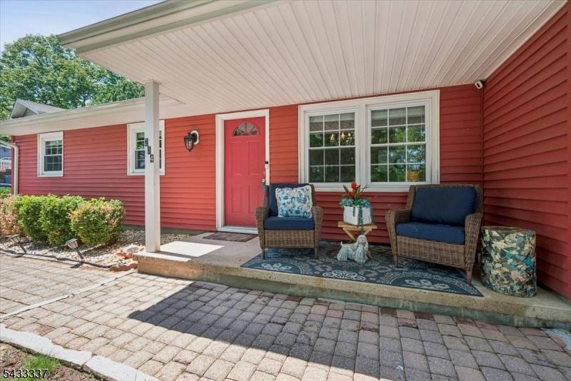 214 Santa Fe Trl, Hopatcong Boro, NJ 07843