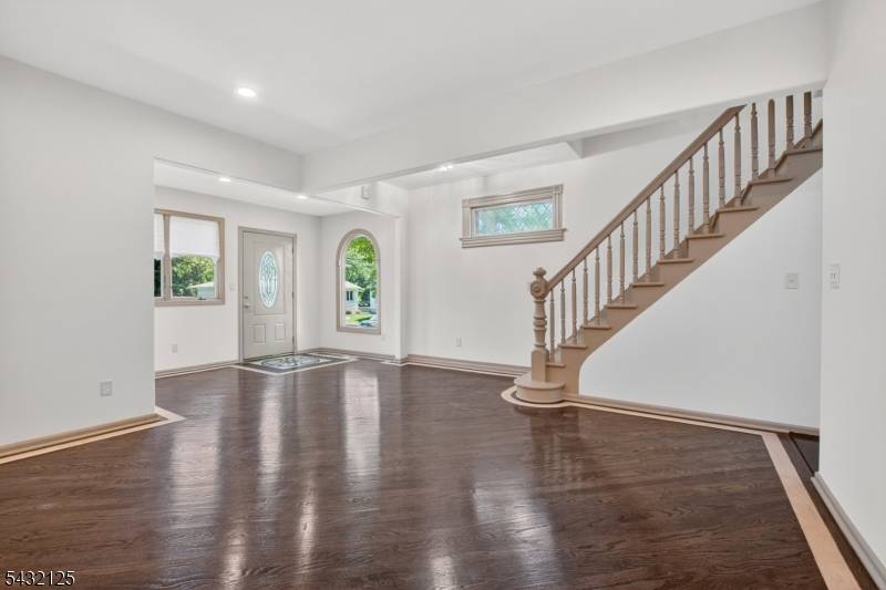 302 Walnut Ave, Cranford Twp., NJ 07016