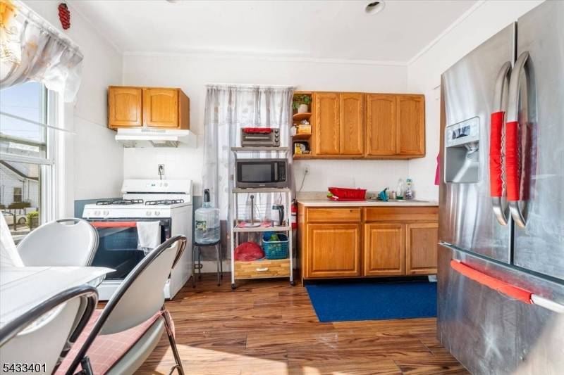 217 Lily St, Paterson City, NJ 07522