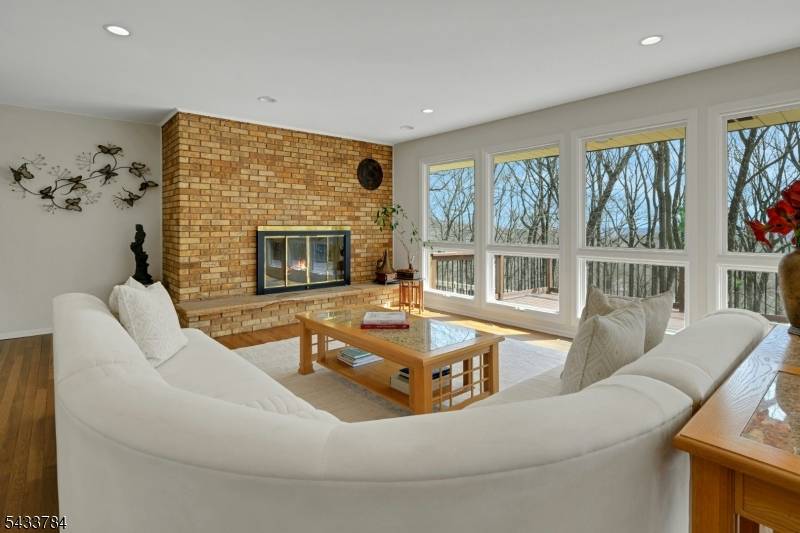 6 LYNNFIELD DRIVE, Morris Twp., NJ 07960