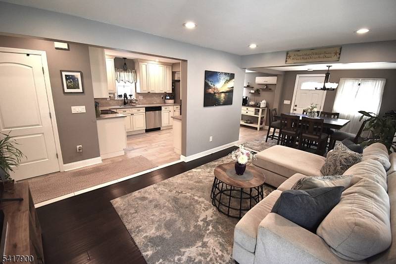 33 Alabama Ave, Jefferson Twp., NJ 07849