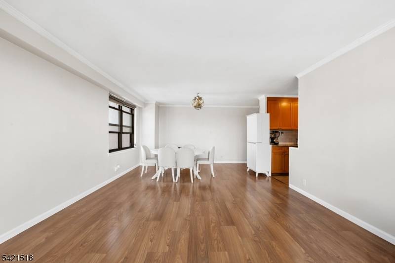 285 Aycrigg Ave #11G, Passaic City, NJ 07055