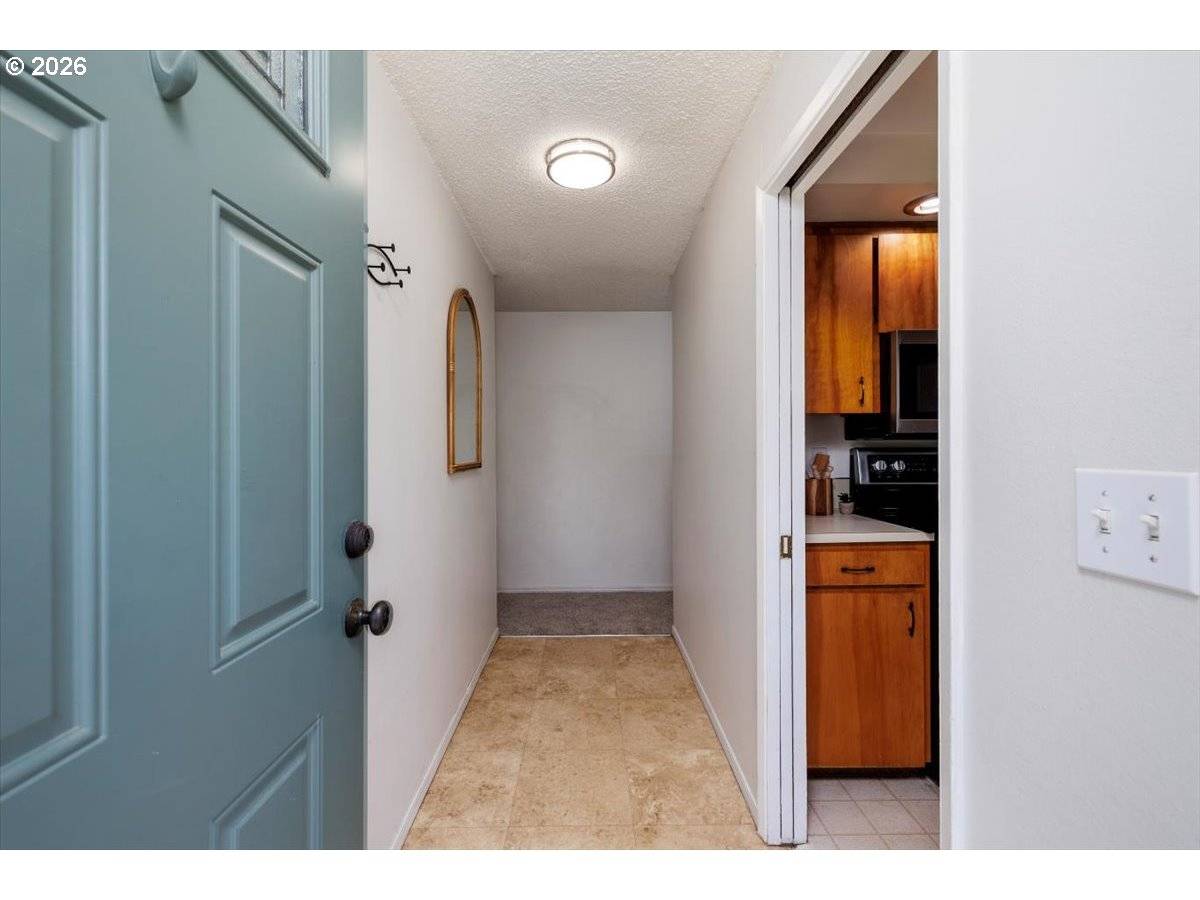 11725 SW BLAKENEY ST, Beaverton, OR 97008