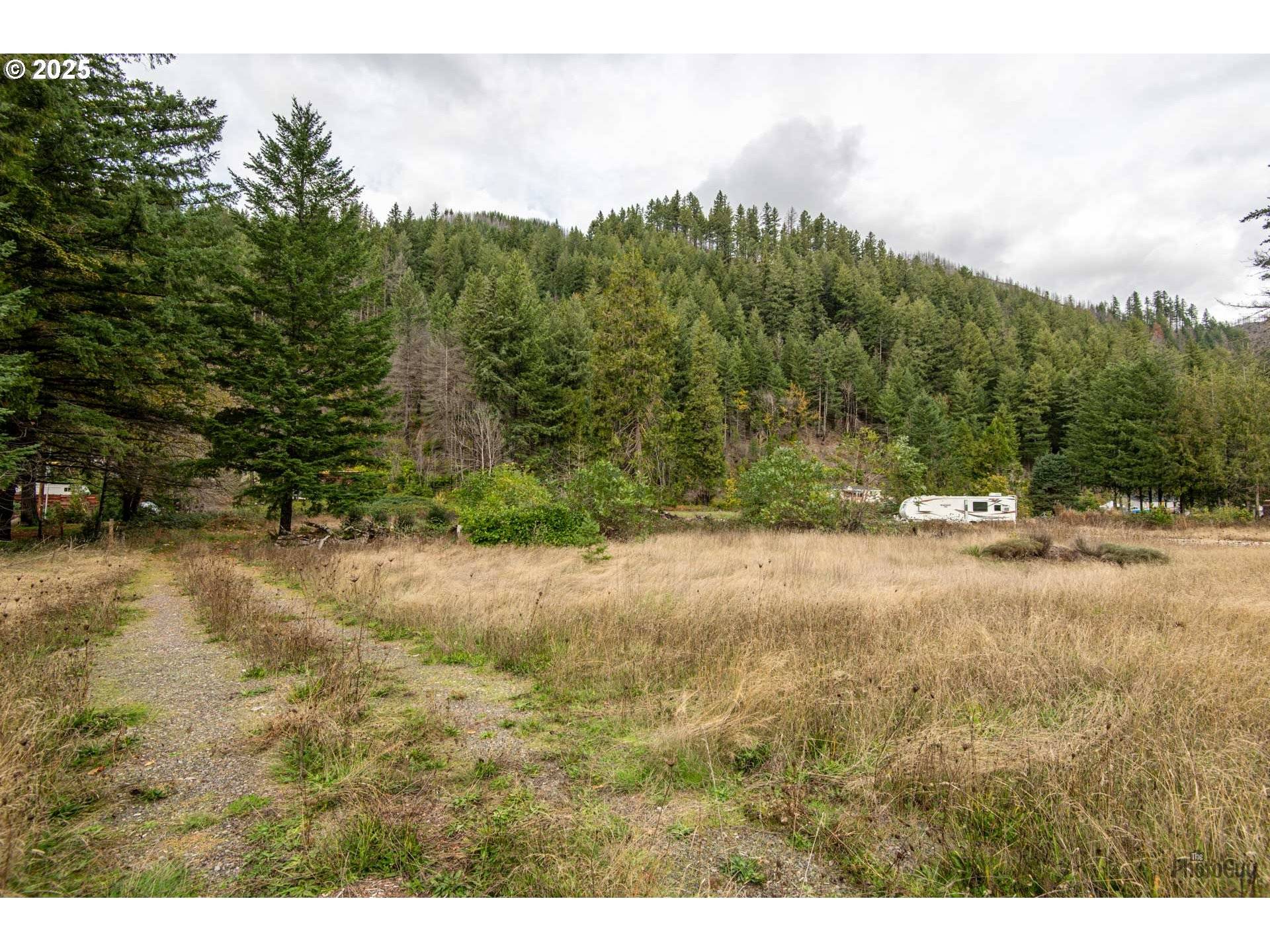49687 MCKENZIE HWY, Vida, OR 97488