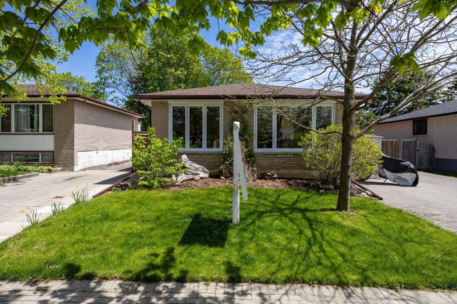 17 Strike AVE, Clarington, ON L1C 1K2