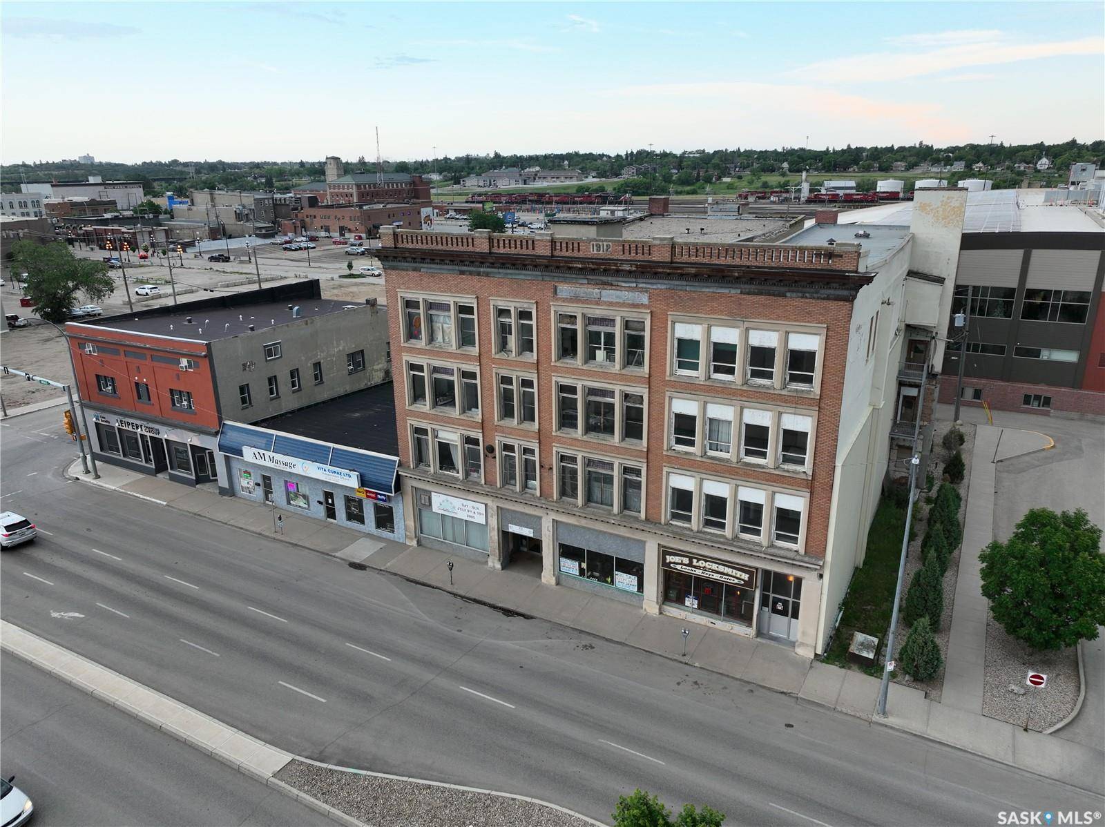 117-123 High STREET W, Moose Jaw, SK S6H 1S5