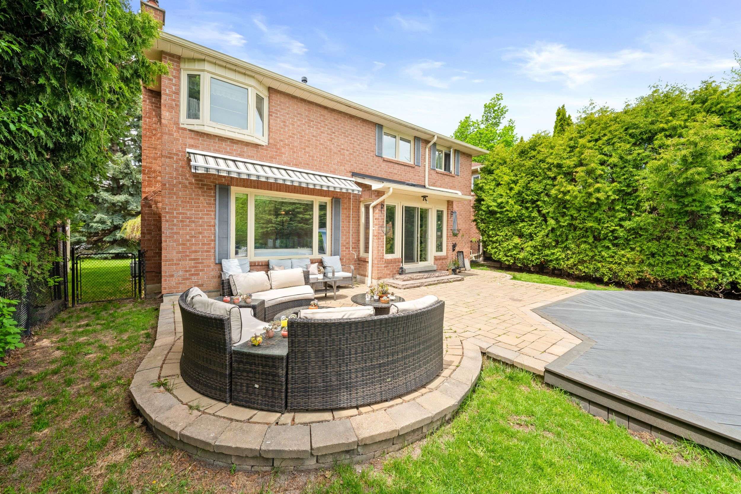 122 Barr CRES, Brampton, ON L6Z 3C8