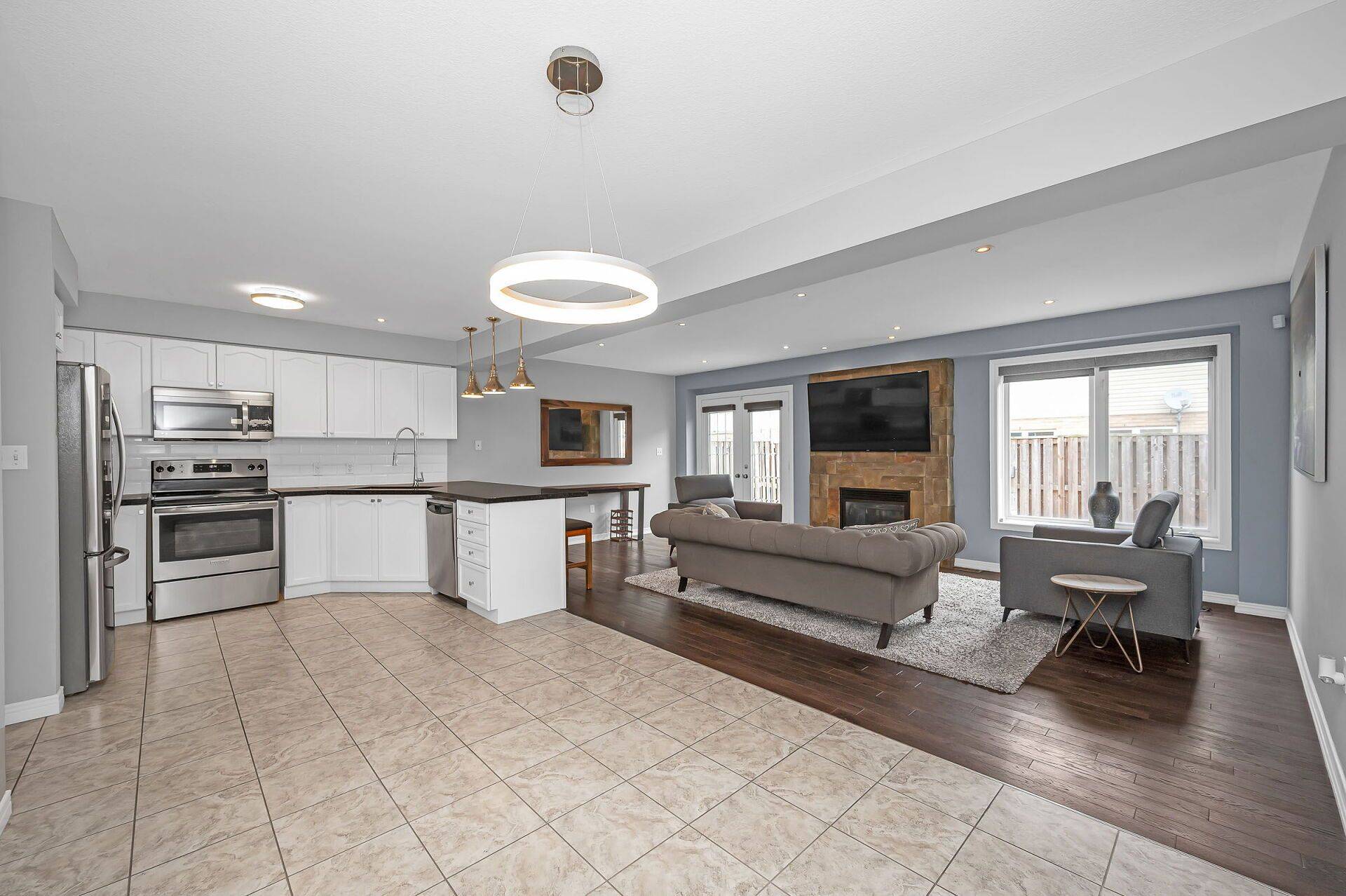 23 Bellflower BLVD, Hamilton, ON L0R 1P0