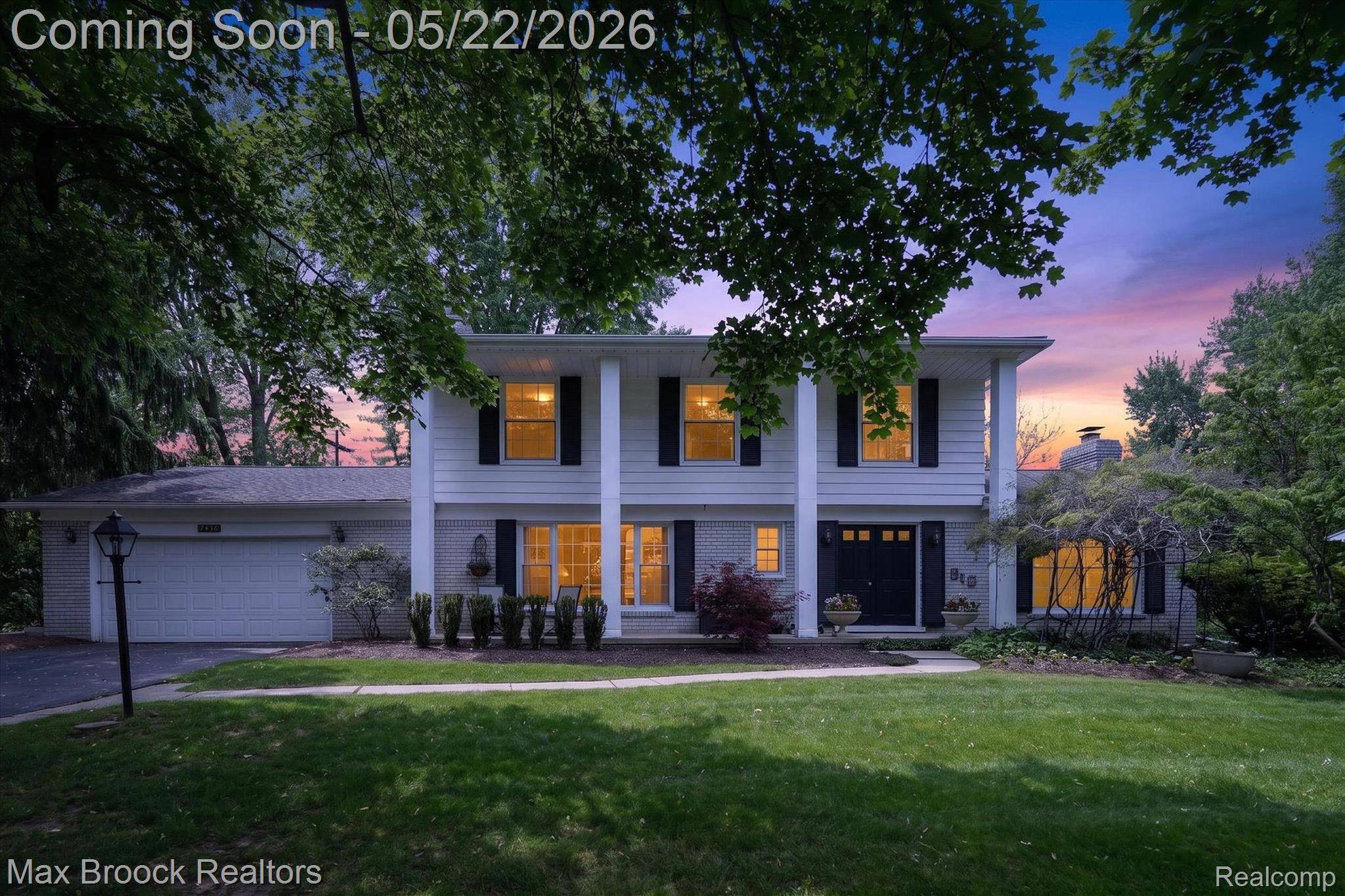 7456 Glengrove DR, Bloomfield Charter Township, MI 48301